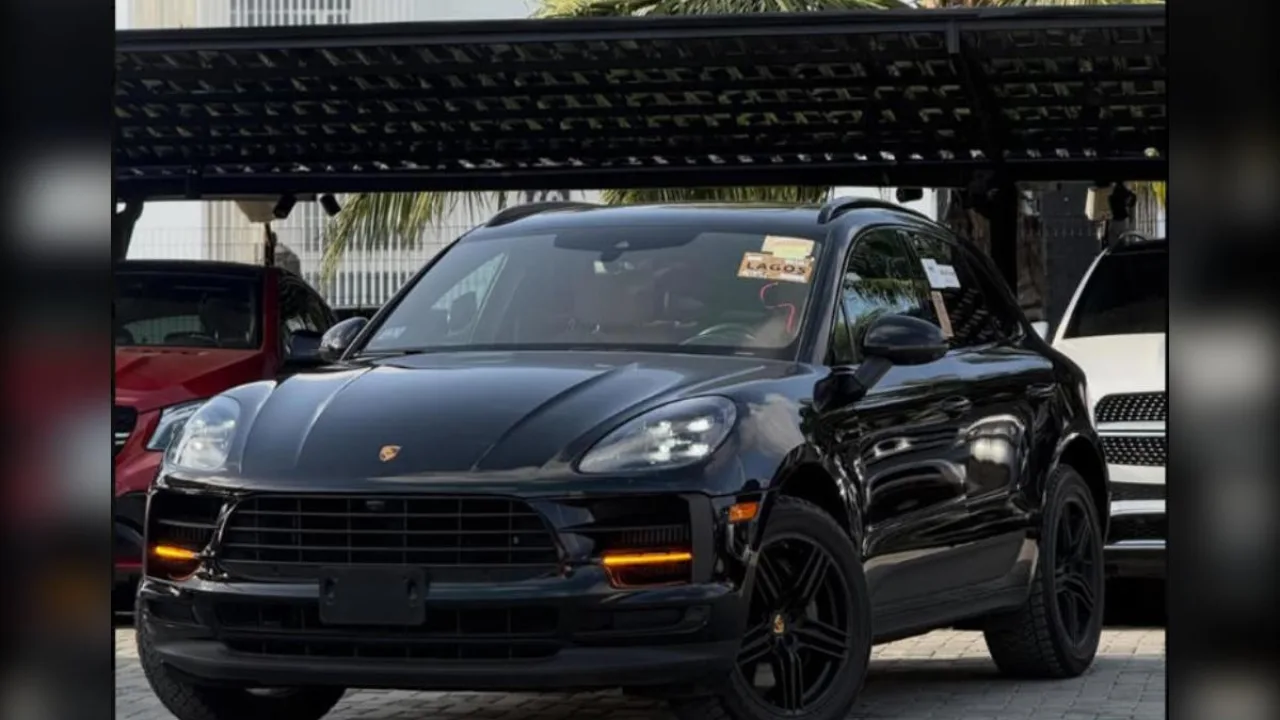 Porsche da marcha atrás y confirma el regreso del Macan a gasolina para 2028.