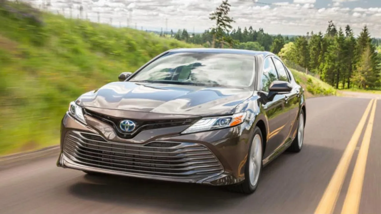 Toyota vs. Tesla a 250,000 millas: la diferencia de durabilidad sorprende a todos.