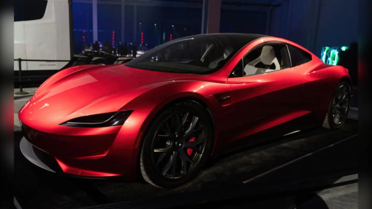 Tesla Roadster: pagaron $50,000 y llevan nueve años esperando el auto que promete romper todos los récords.